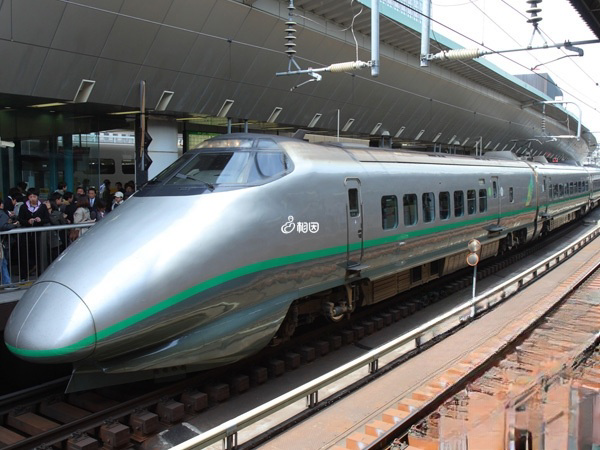 新干线是日本最快的地面交通工具