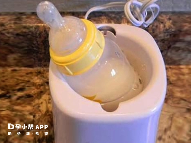 冷冻母乳可以用用温奶器加热