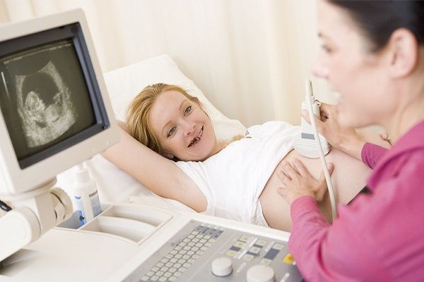 孕酮检查不需要空腹，一般会抽取孕妈妈静脉血来检测