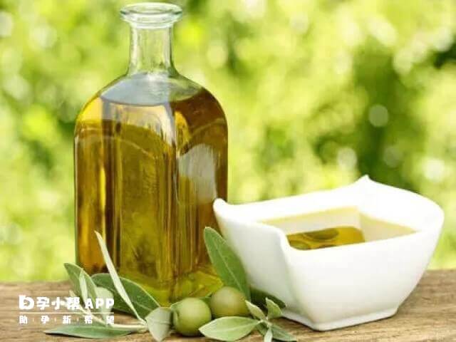 用5-10ml左右的橄榄油按摩可增加皮肤弹性